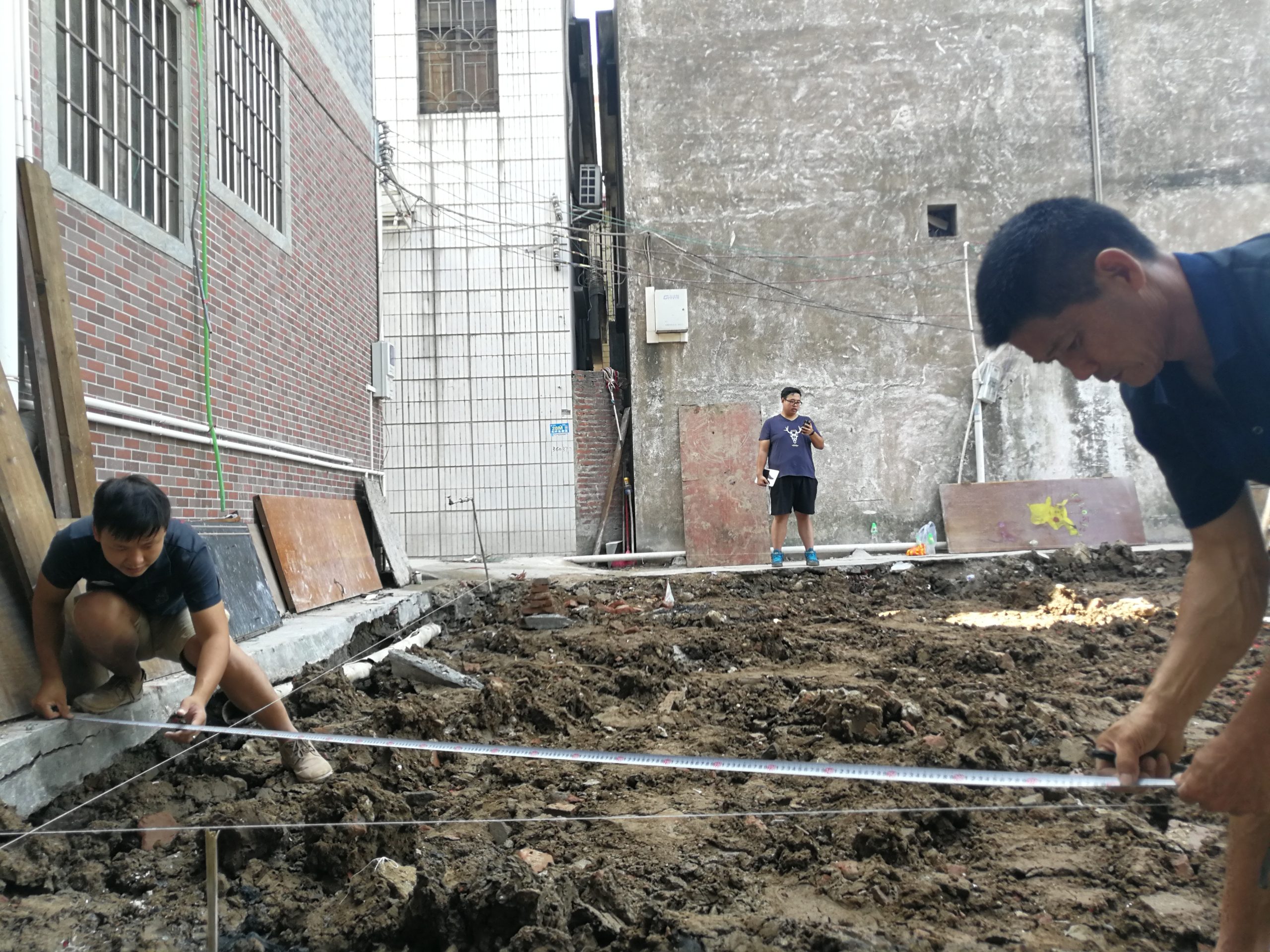 用 50m 钢卷尺复核距离